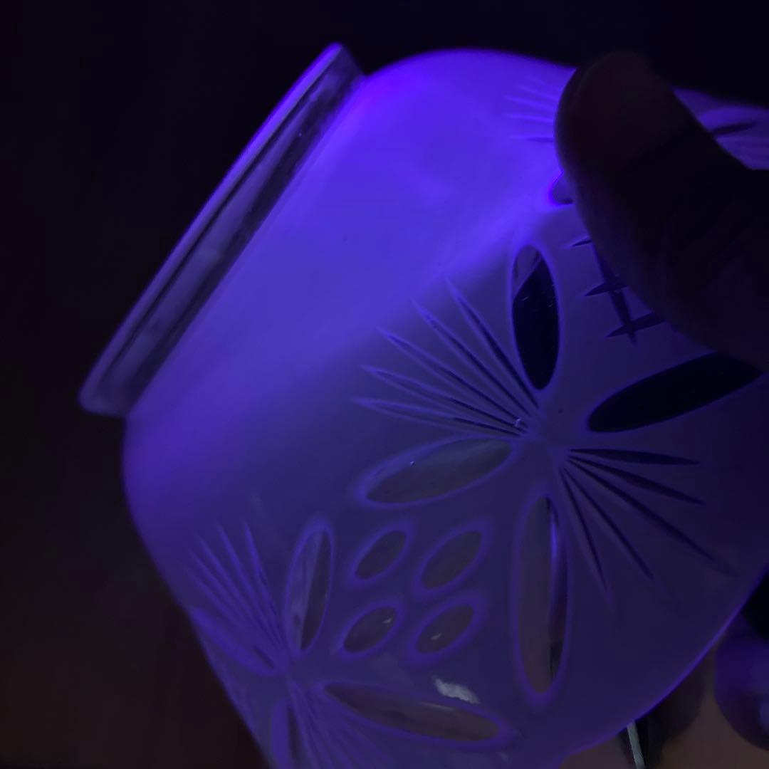 骨董　時代ガラス　超希少　白被せ切子　電笠調　和モダンカット　輪花　氷コップ１客