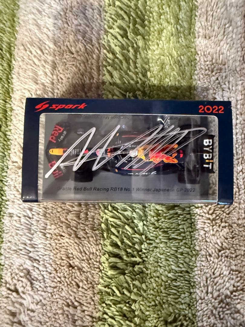 激レア　F1 ドライバー　max verstappen 直筆サイン入りトミカ