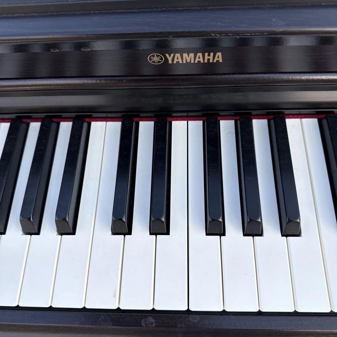 Yamaha 電子ピアノ 黒　椅子付き　美品　2018年式　引取か着払い
