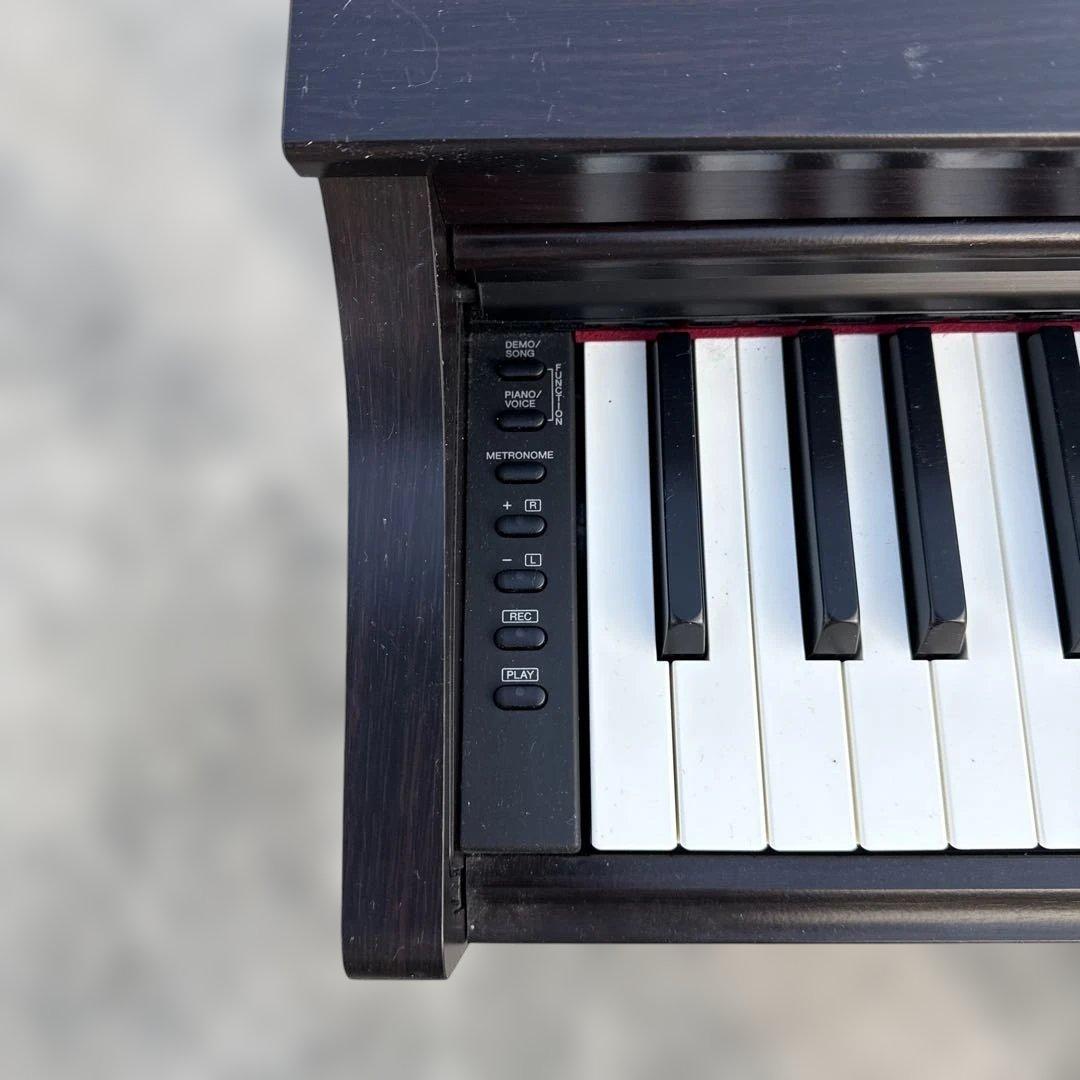 Yamaha 電子ピアノ 黒　椅子付き　美品　2018年式　引取か着払い