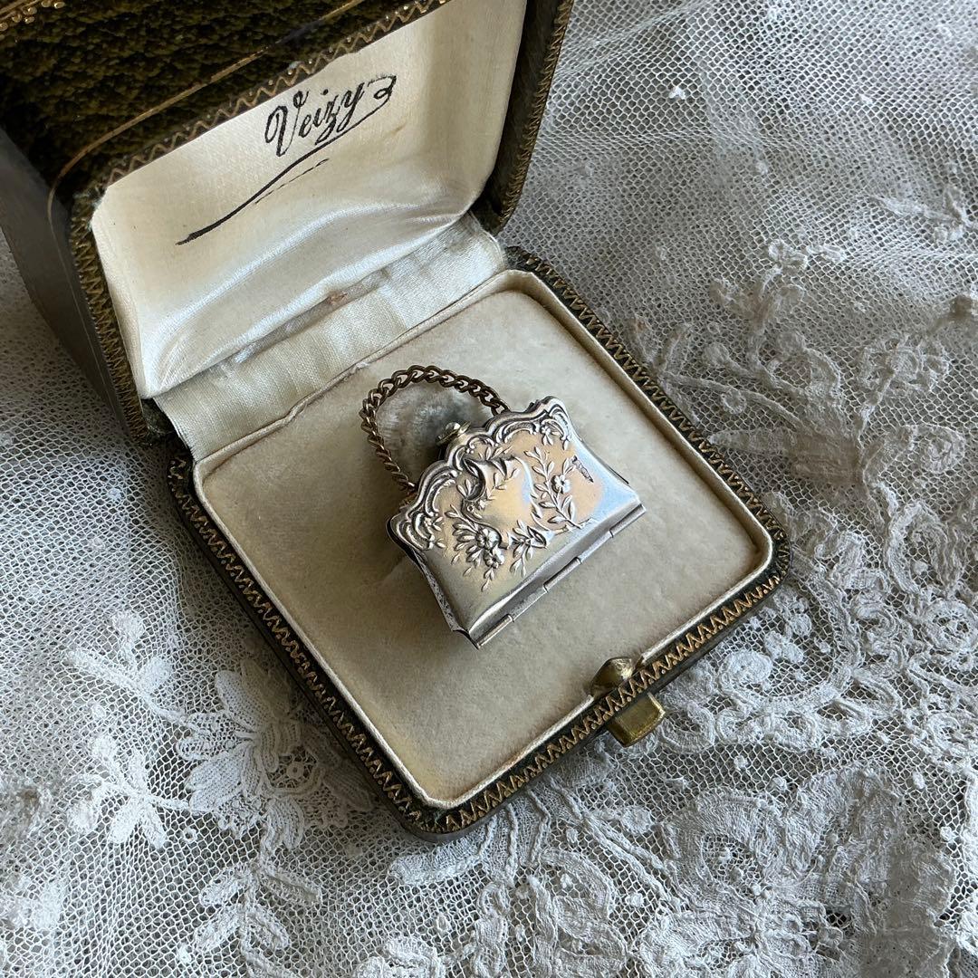 ８：フランス　アンティーク　ミニチュア　ハンドバッグ　シルバープレート　ドール