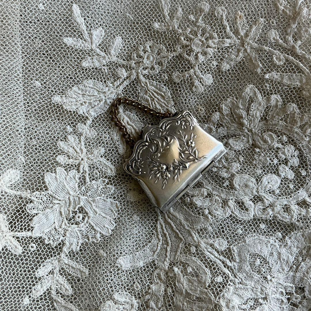 ８：フランス　アンティーク　ミニチュア　ハンドバッグ　シルバープレート　ドール