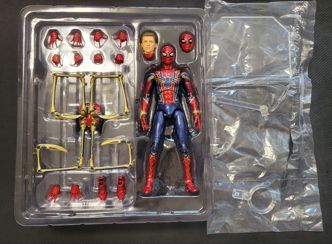 MAFEX　アイアンスパイダー　ブラックパンサー　スパイダーマン