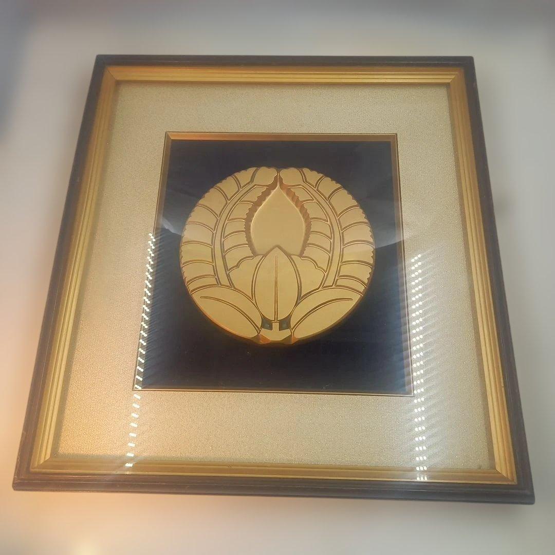 家紋「丸に抱き茗荷」置物