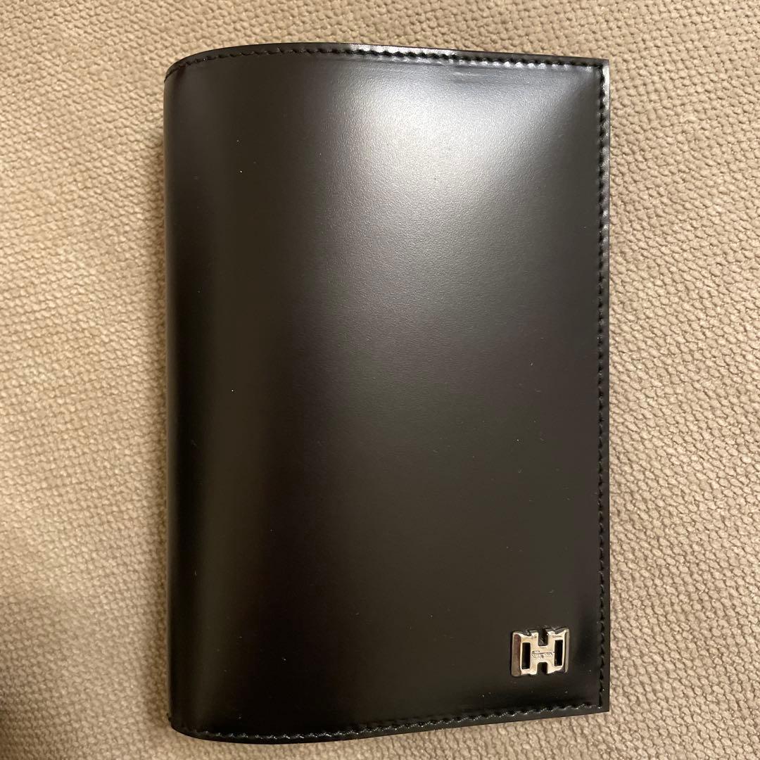 フェラガモ パスポートケース レザー ブラック Hロゴ 正規品