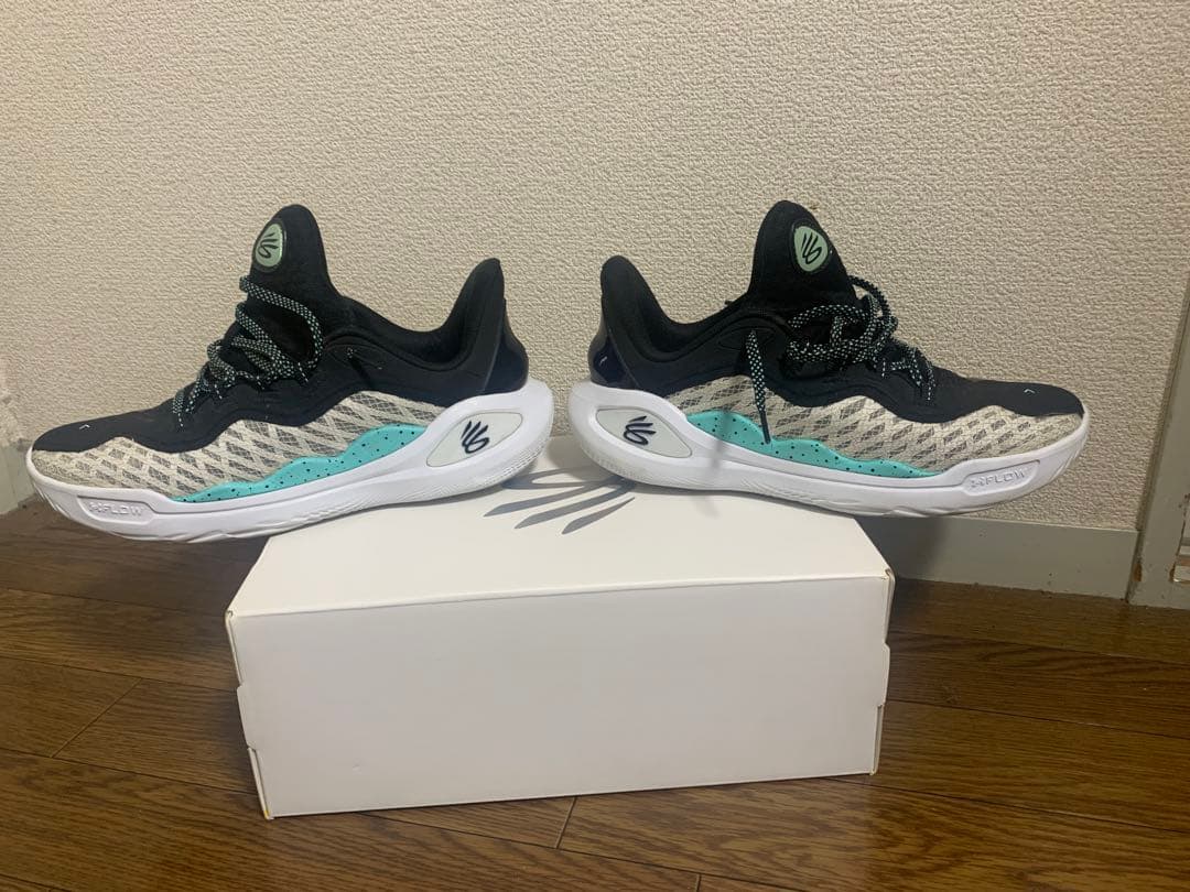 週末限定値下げ curry11 27㎝ アンダーアーマー カリー バッシュ