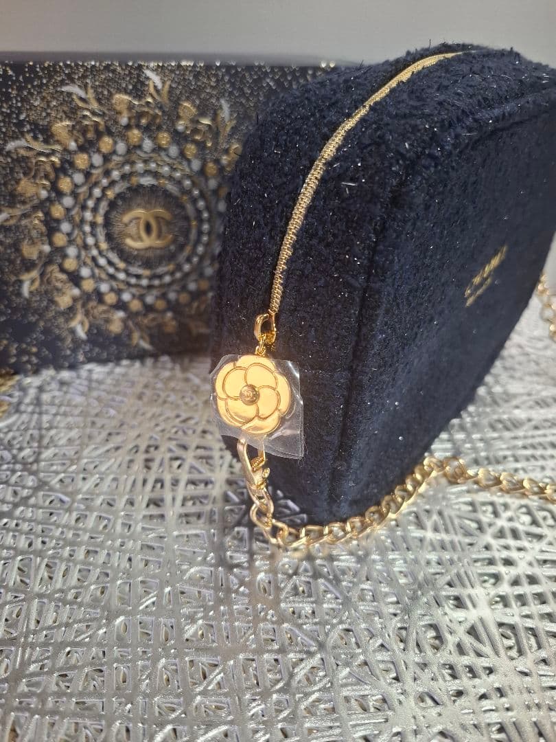 限定セール‼️CHANEL 　ホリデー限定ポーチ　ネイビー　ノベルティ　斜め掛け
