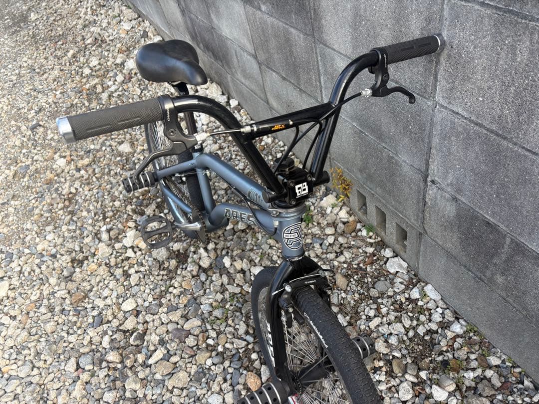 ARES BIKES BMX 20インチ