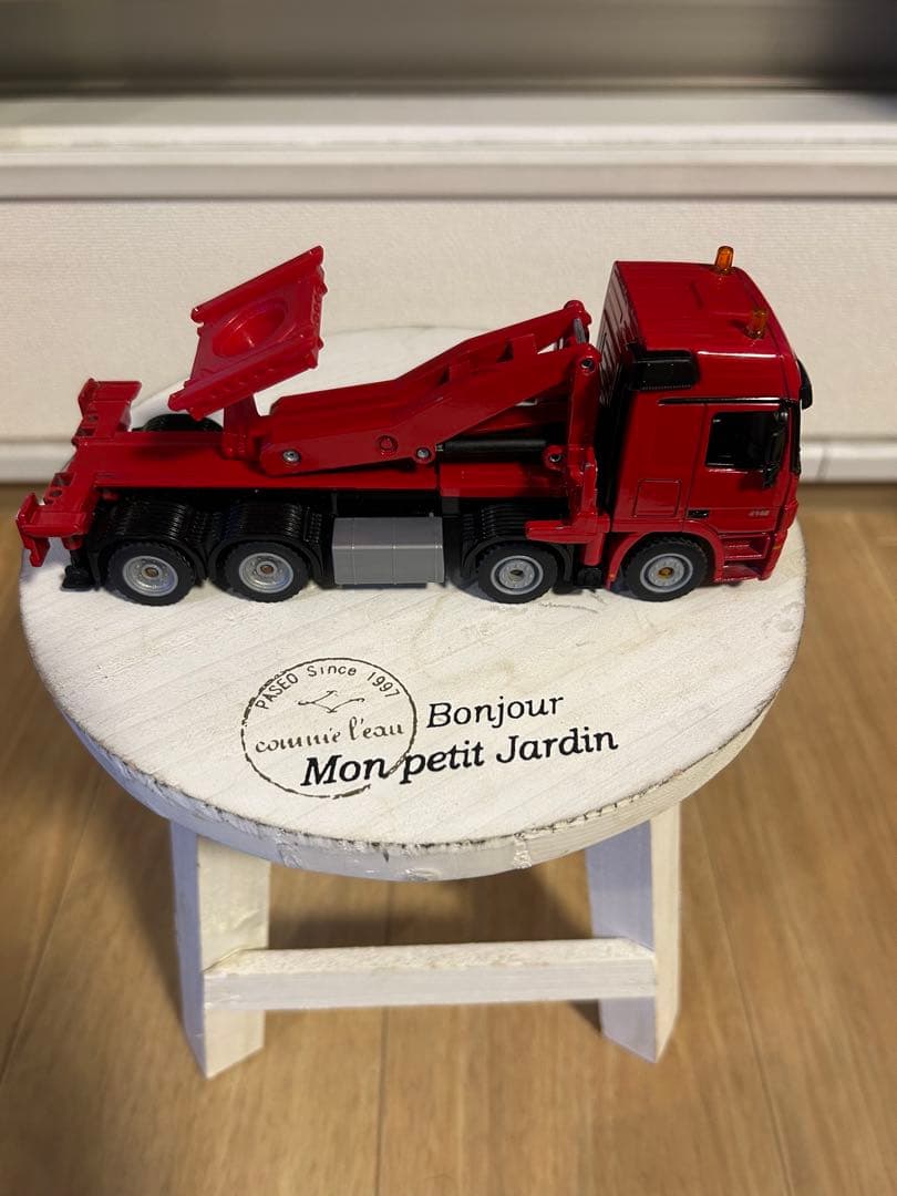 siku ミニカー　Mercedes-Benz ACTROS メルセデスベンツ