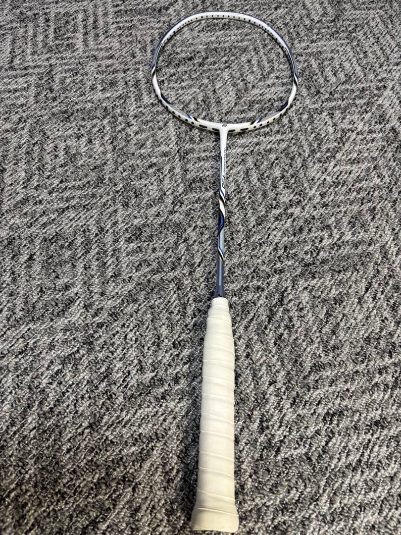 ヨネックスバドミントンラケット ナノレイ750 NANO RAY