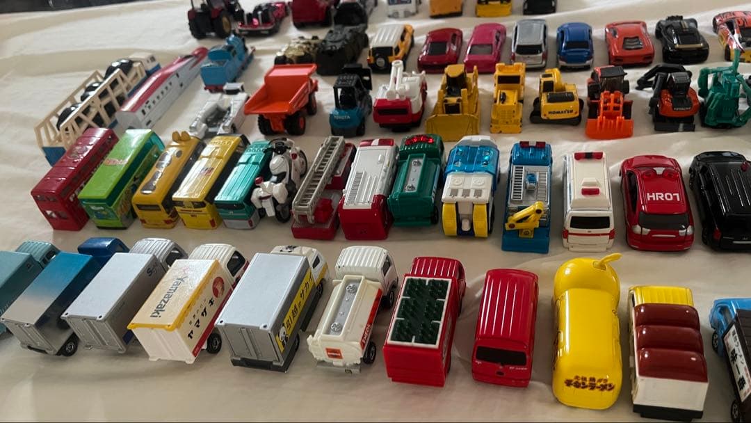 トミカ　他　ミニカー77台　まとめ売りセット
