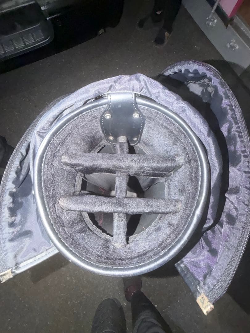 グレーと黒のパターンキャディバッグ