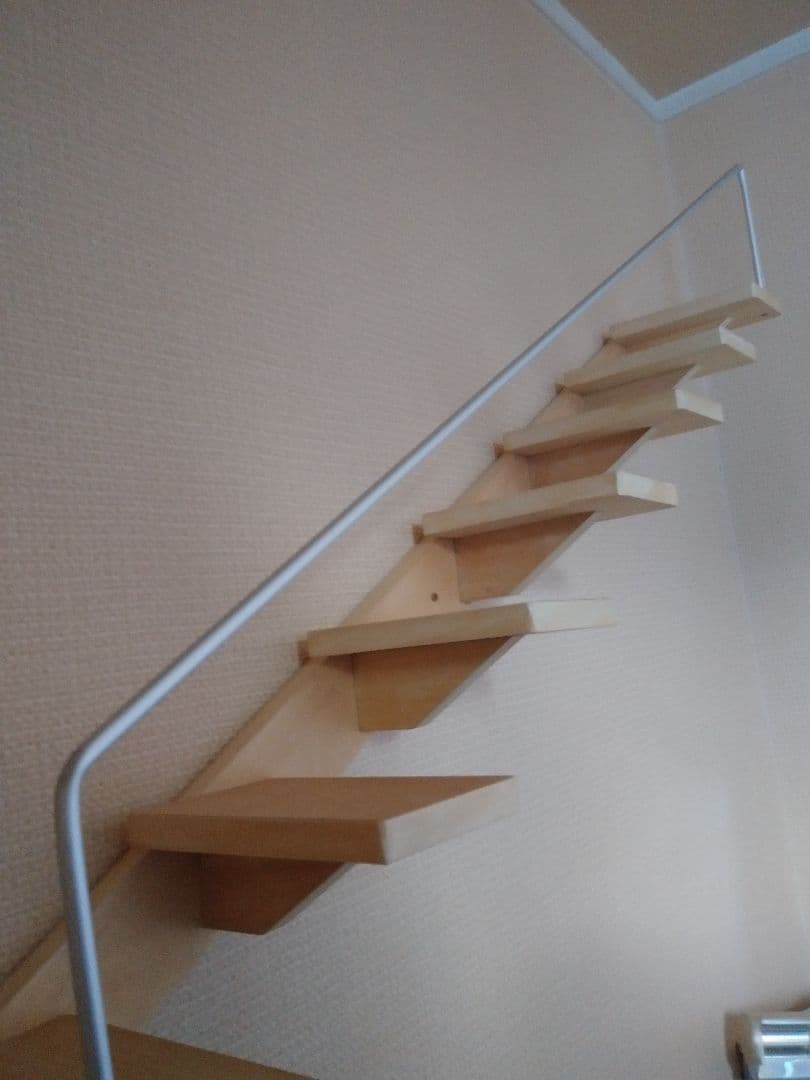 キャットウォーク、手すり付き階段、ねこちゃんもあんしん、軽量設計