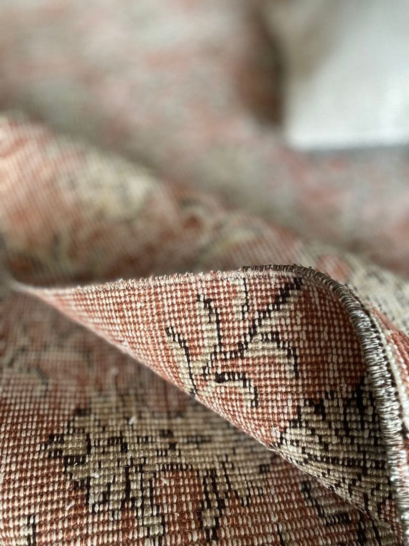 シャビーピーチ紋章柄　ヴィンテージラグ　トルコラグ