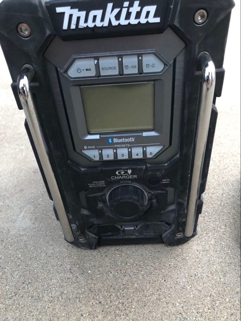 マキタ 10.8/14.4/18V 充電機能付ラジオ MR300