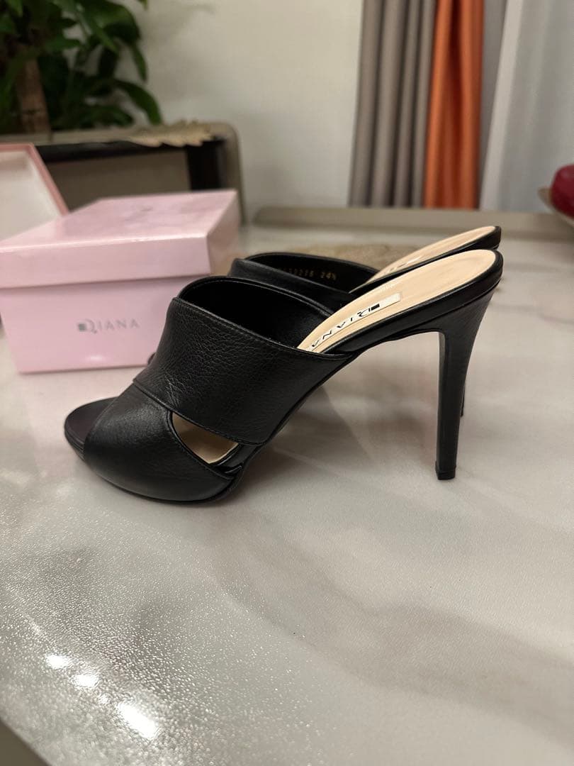 DIANAブラックレザー クロスオーバーミュール 高ヒール