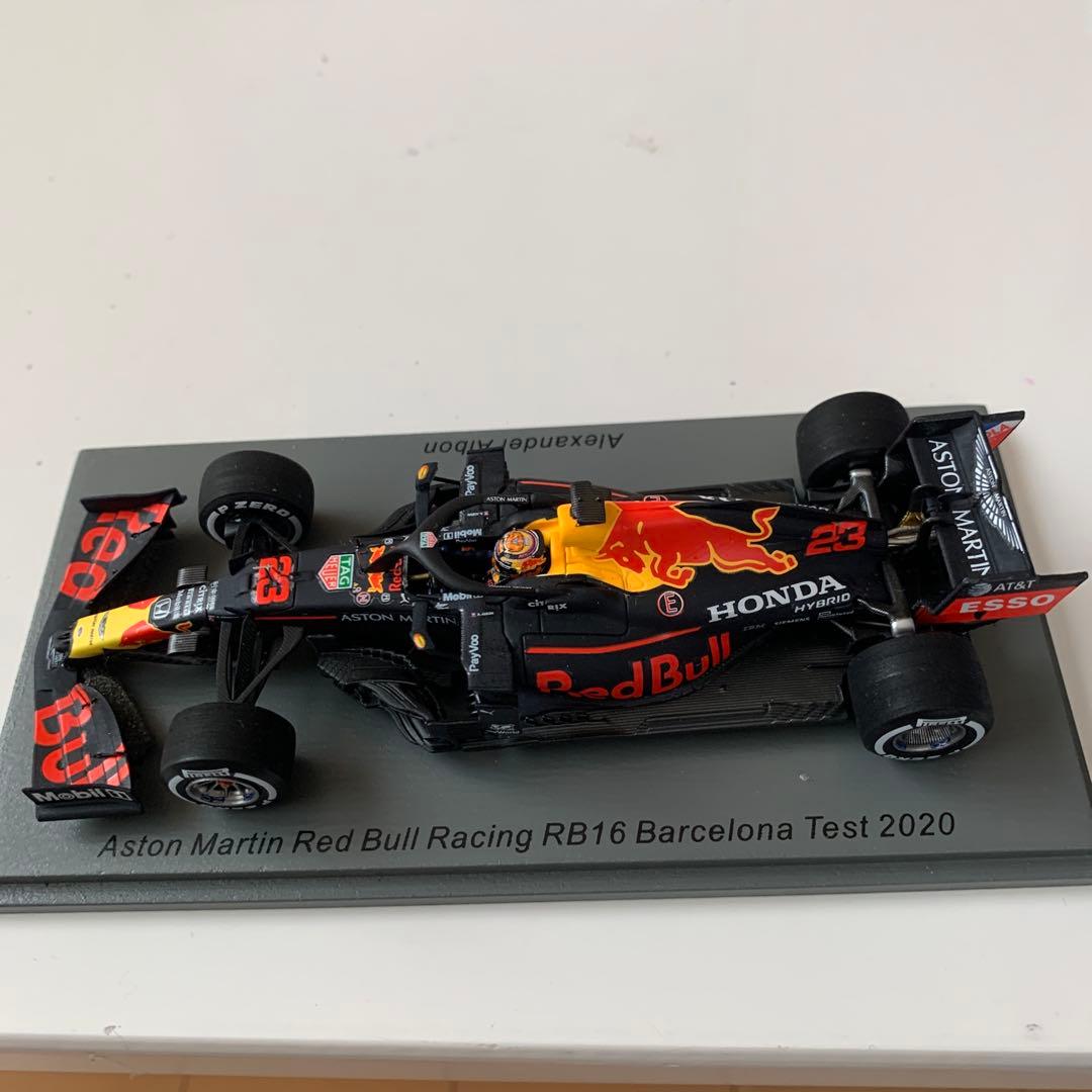Aston Martin Red Bull Racing RB16 アルボン