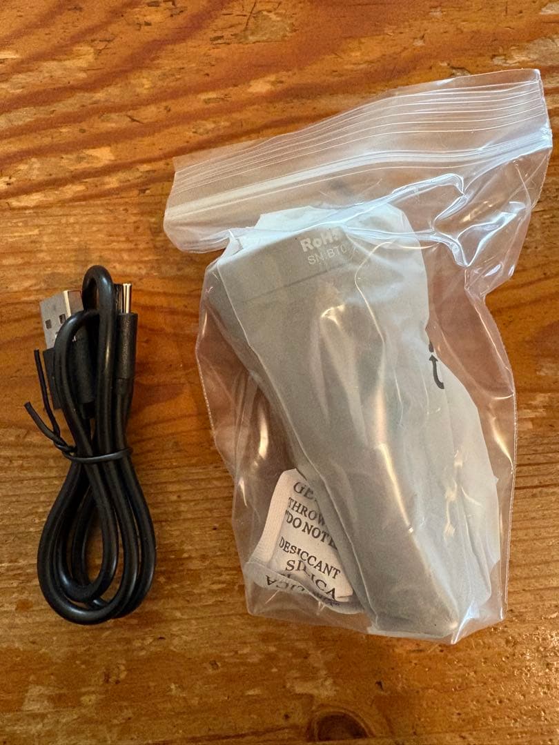 ThruNite Catapult Mini V2 充電式懐中電灯　LEDライト