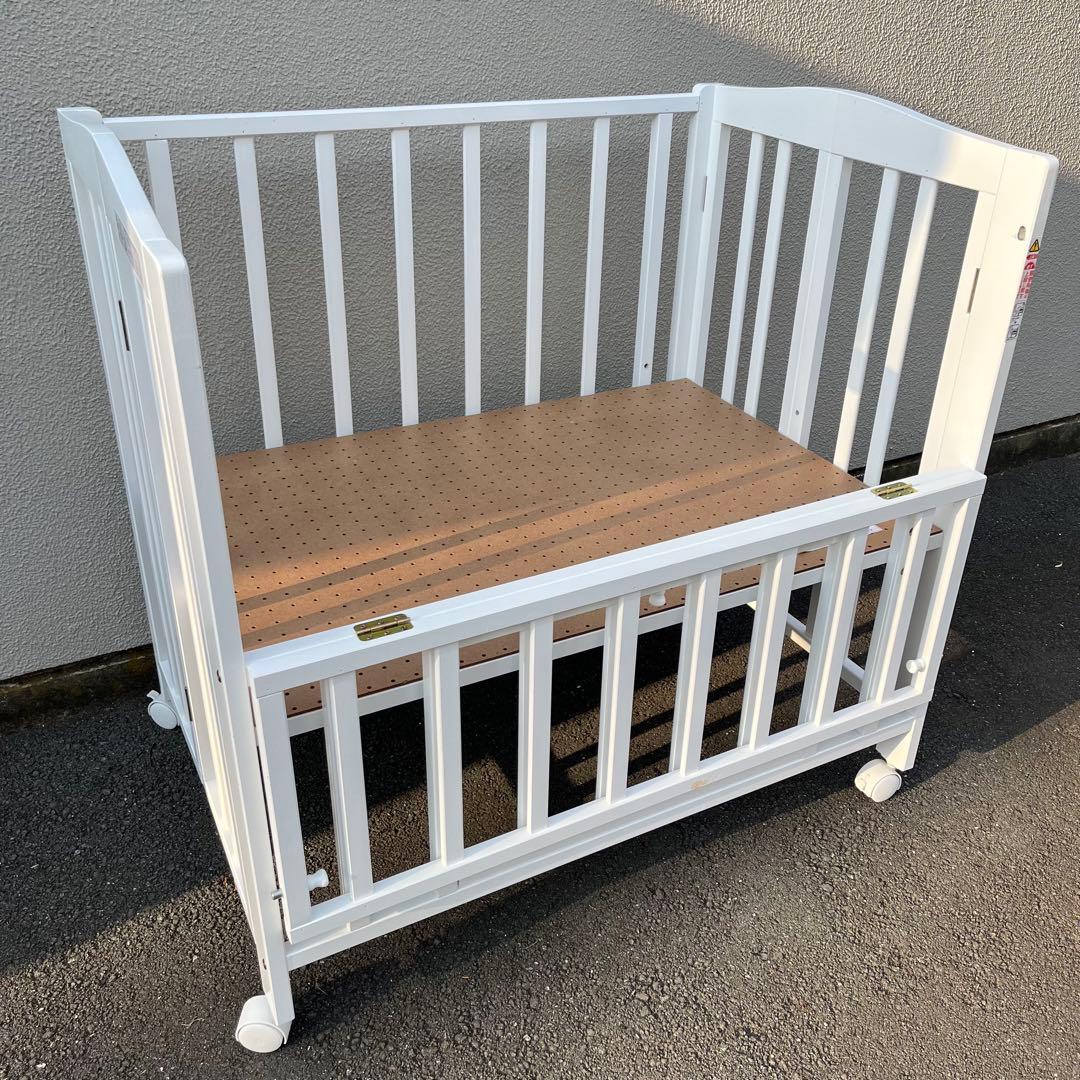 【美品・送料込み】 カトージ 折りたたみ式 ミニ ベビーベッド KATOJI