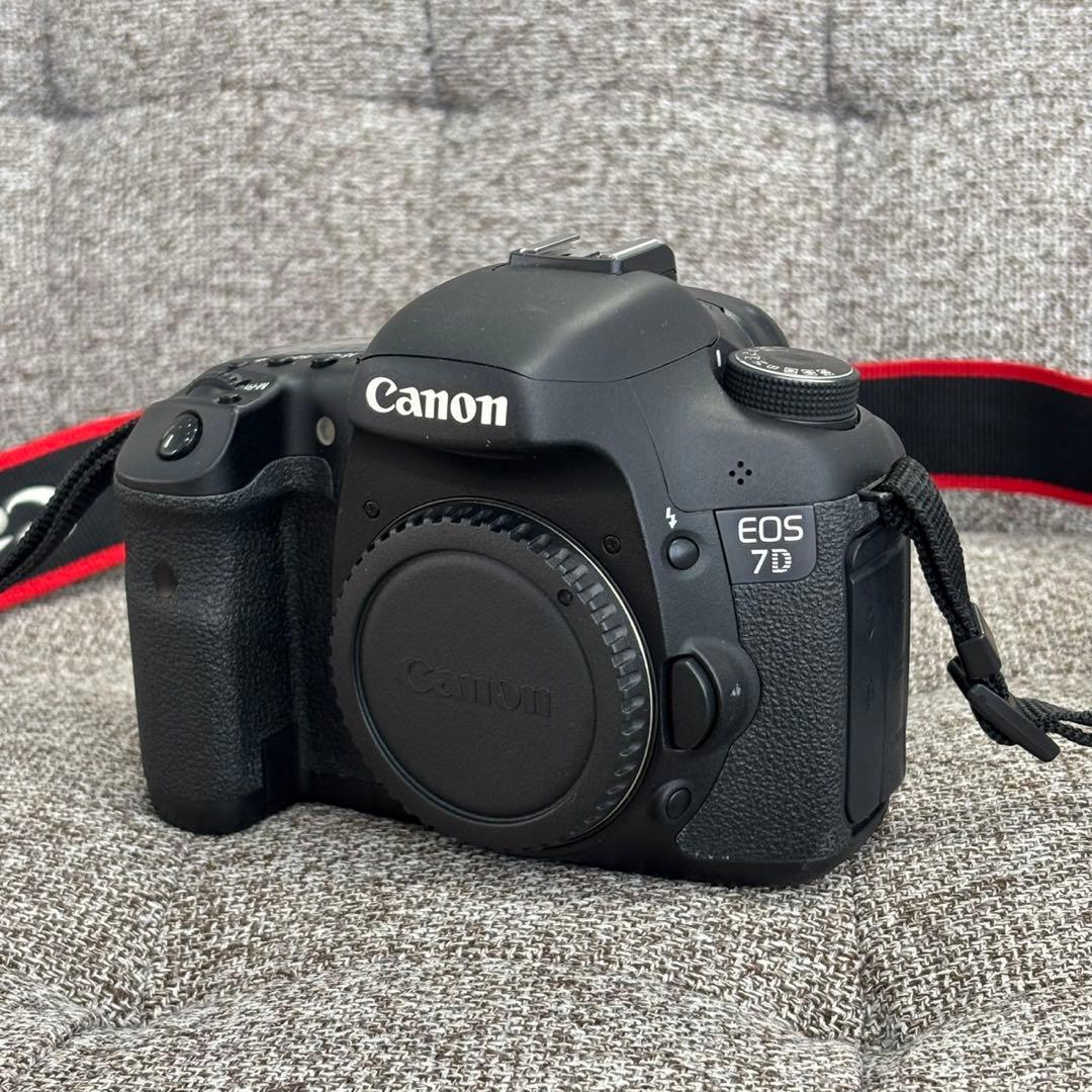 ■ Canon キヤノン EOS 7D デジタル一眼レフカメラ ボディ