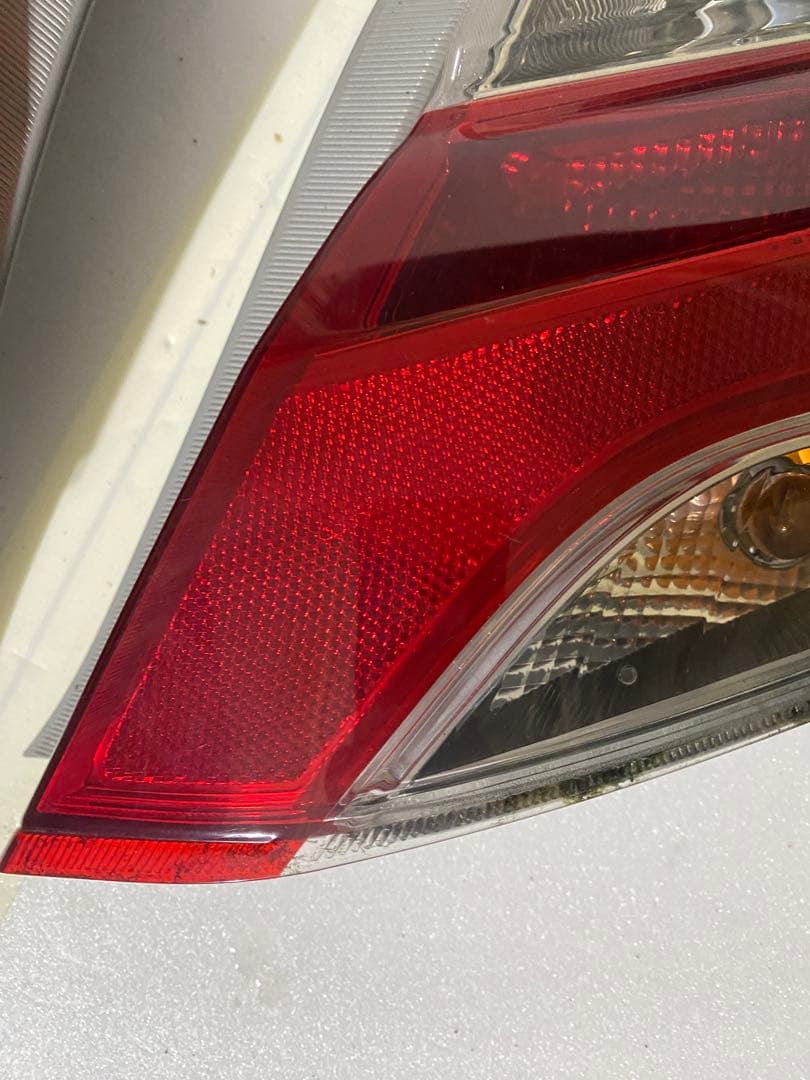 ヴィッツ NSP130 後期 純正テールライト 左右セット