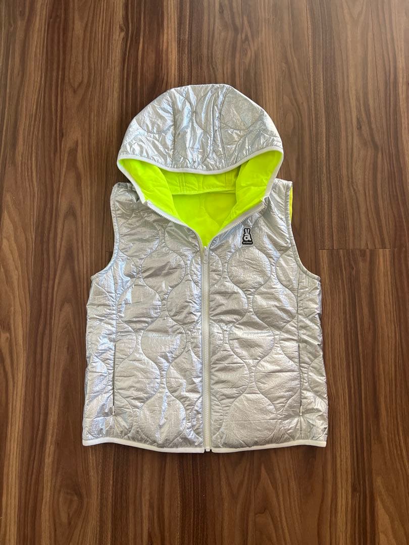 archivio フード付きキルティングベスト シルバー/ネオンイエロー