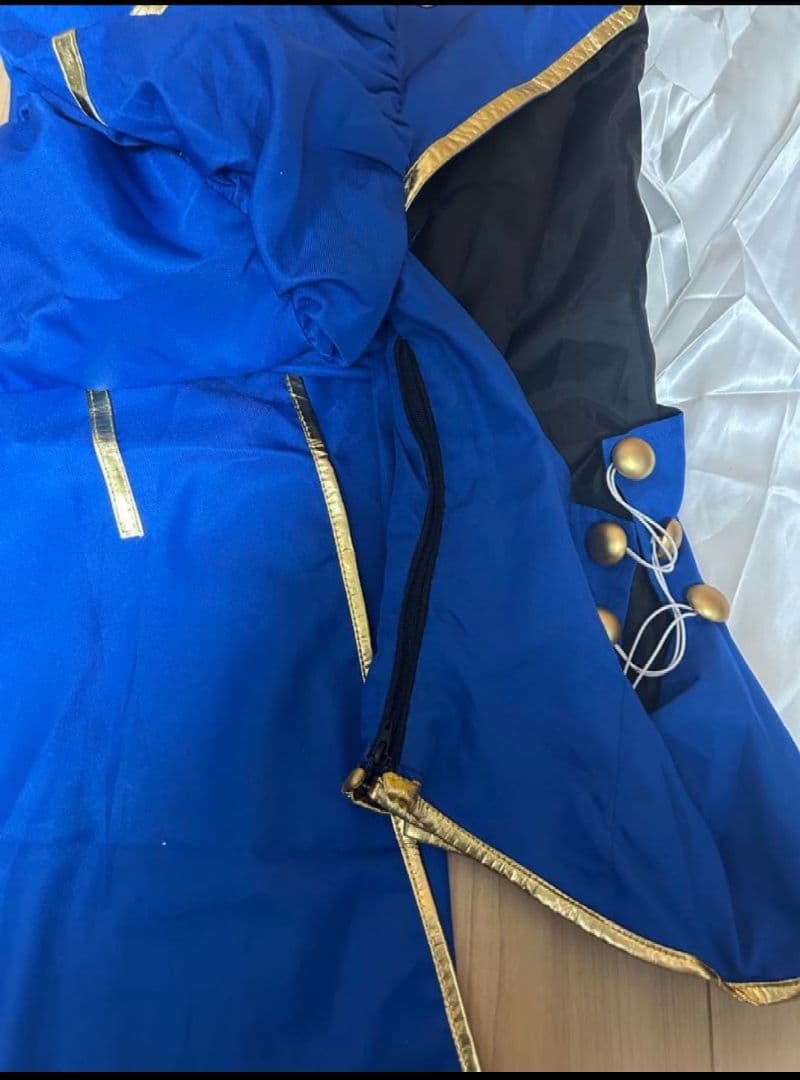 Fate アルトリア(剣)セイバー　コスプレ衣装一式　靴　鎧　ウィッグ付き