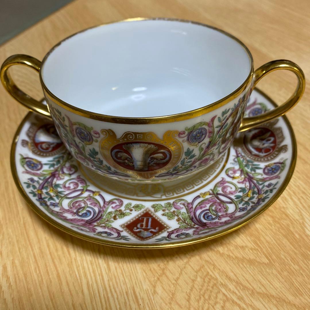 セーブル スープカップとソーサー