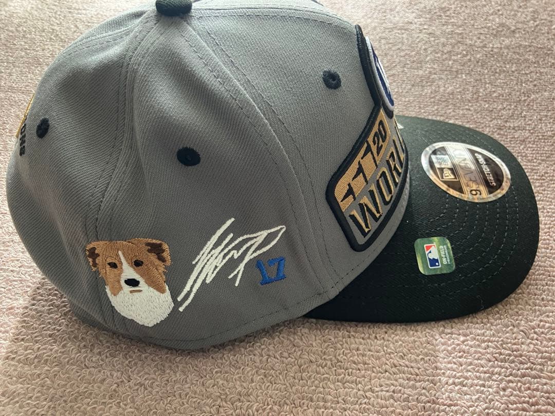 超レアデコピン&大谷サイン入り刺繍入りドジャースワールドシリーズ2024キャップ