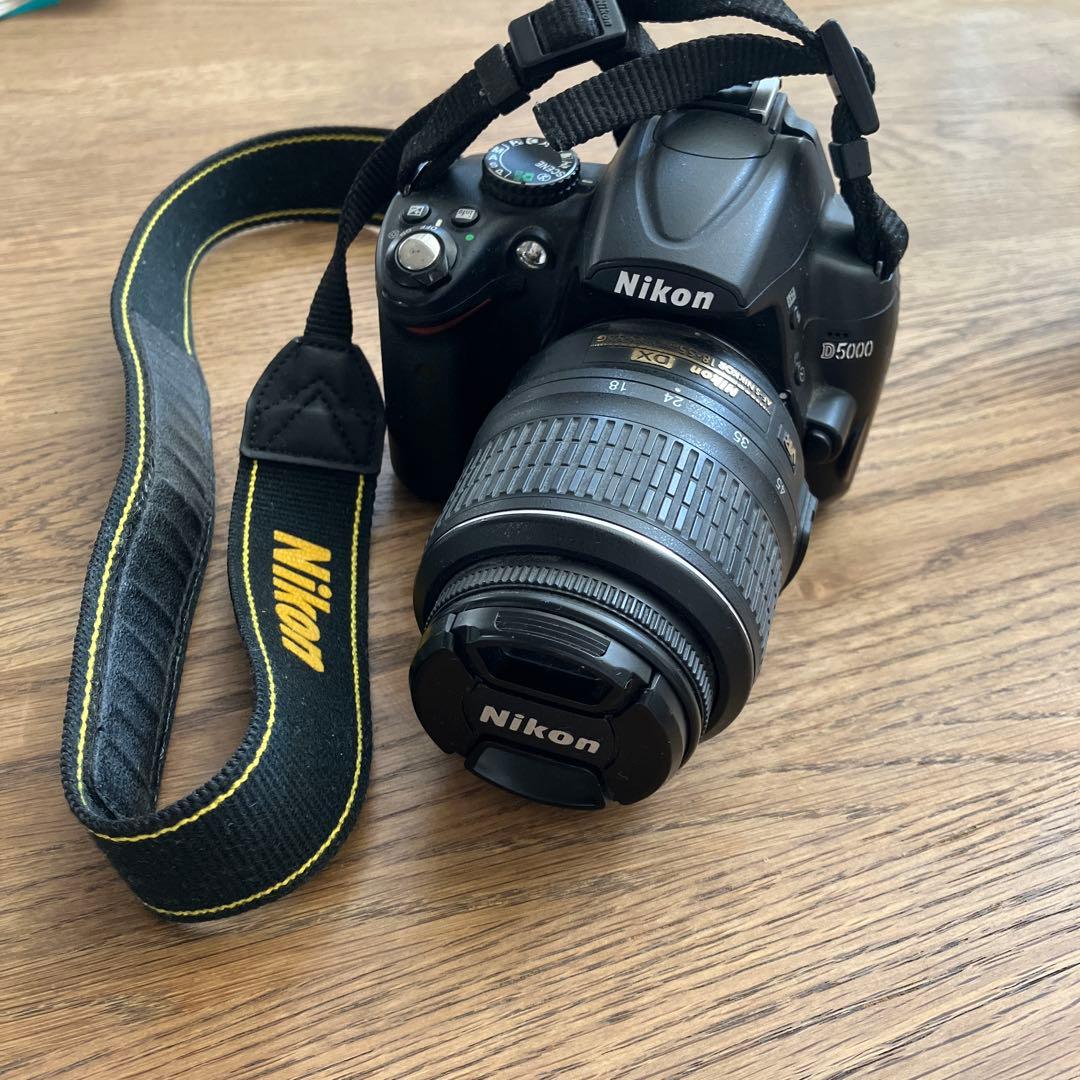 Nikon D5000 動画撮影・自撮り可 手振れ補正付