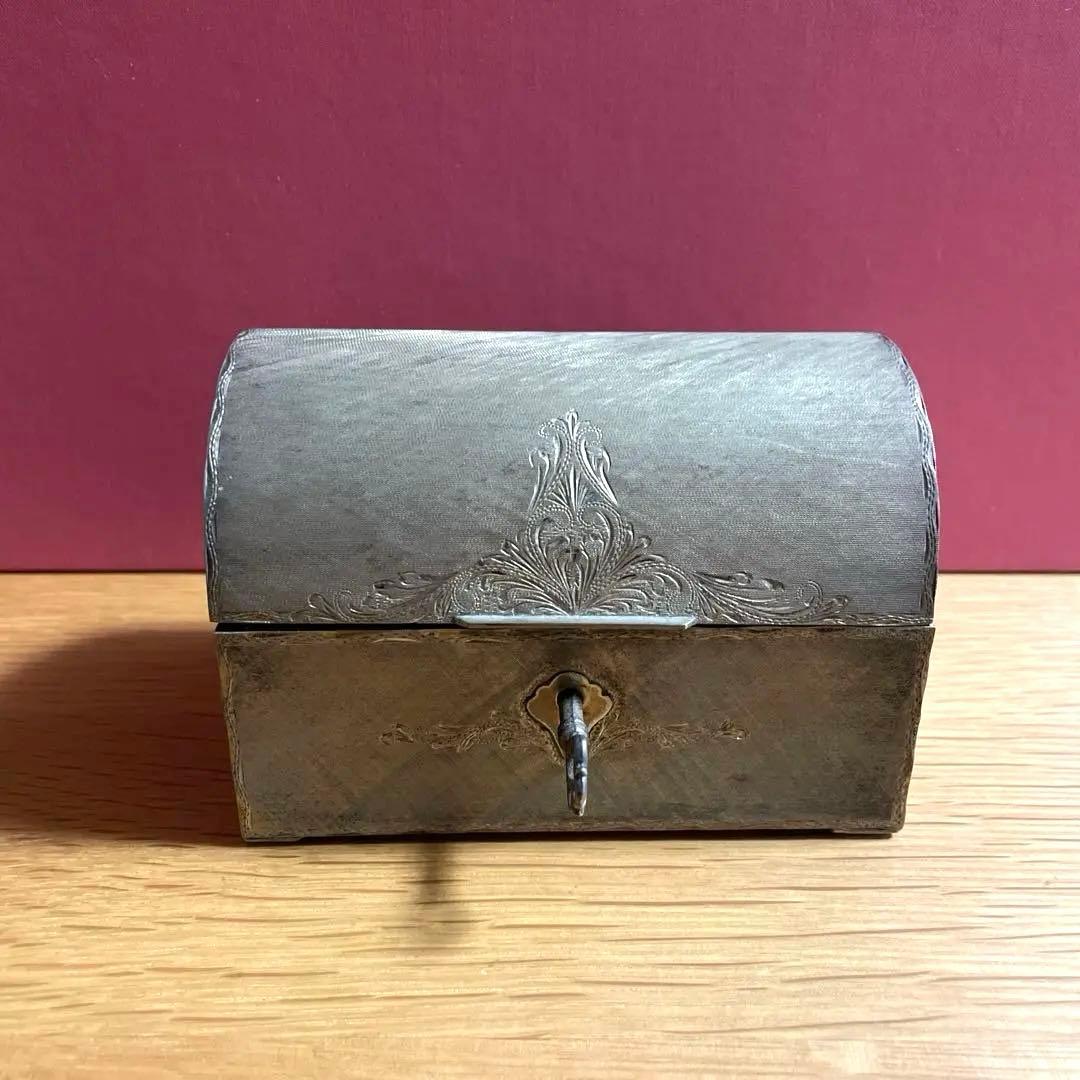 海外アンティーク　シルバー　ジュエリーボックス