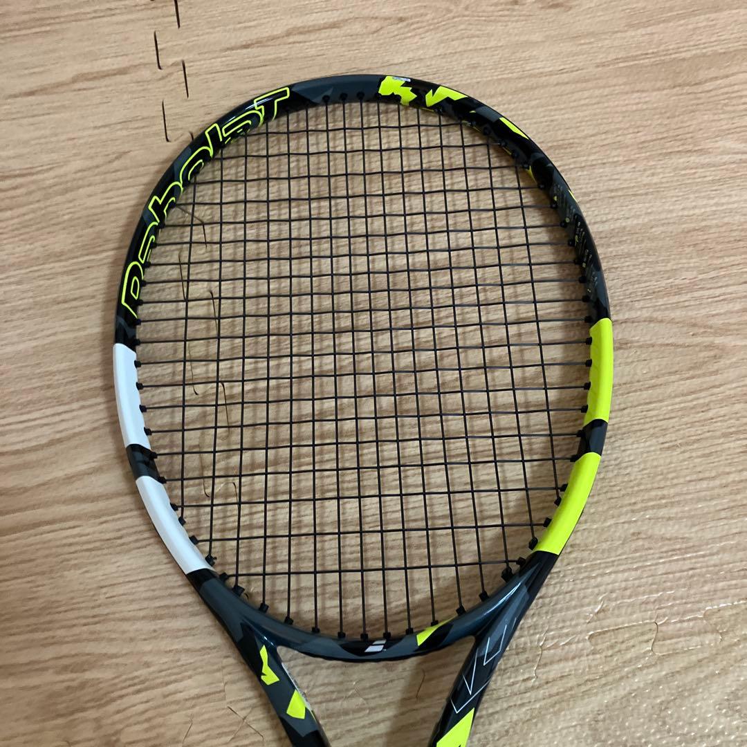 バボラ　ピュアアエロ98 テニスラケット