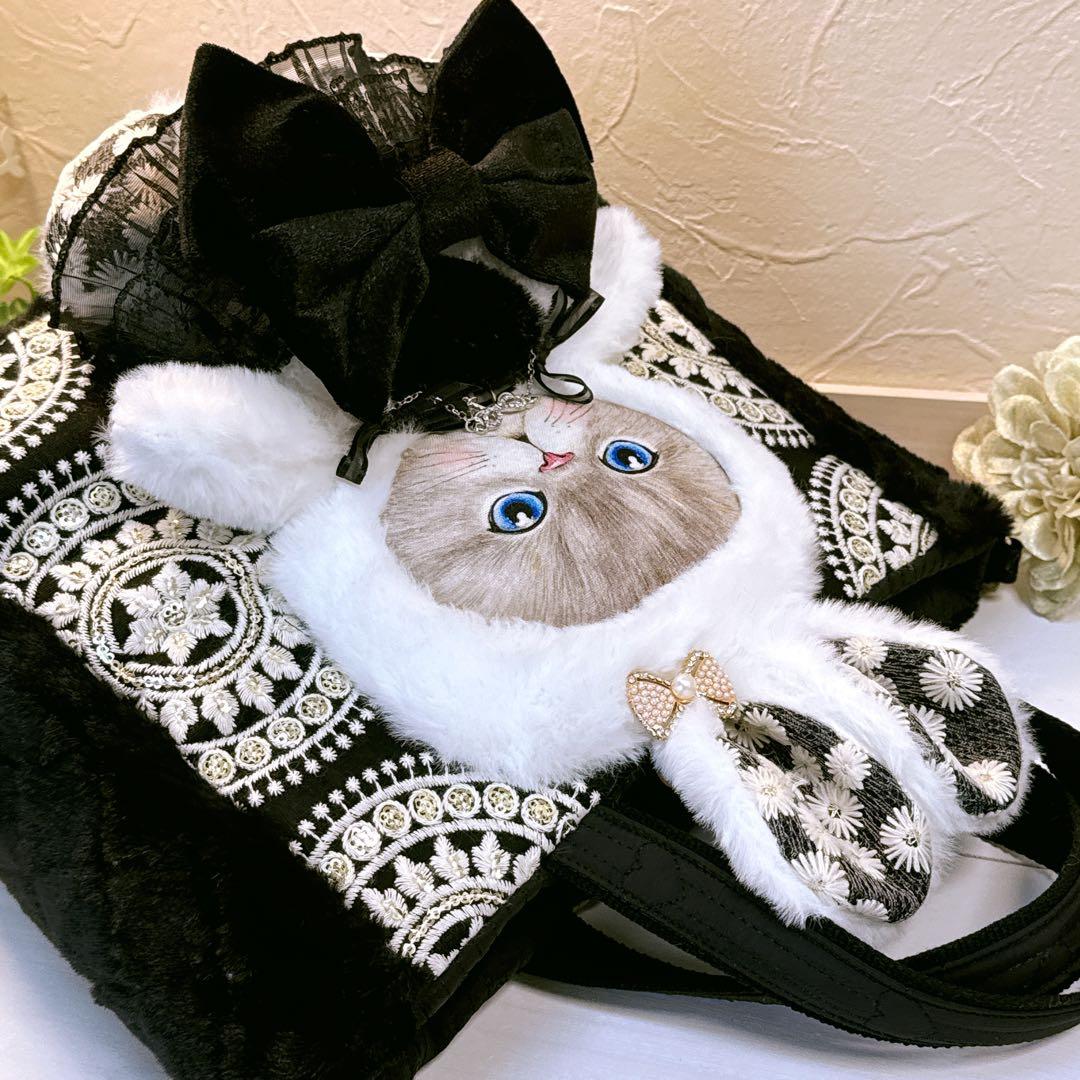 こ*ろ様 コヤンイサムチョン♡新作インド刺繍×パールファーbigルミちゃんのトー