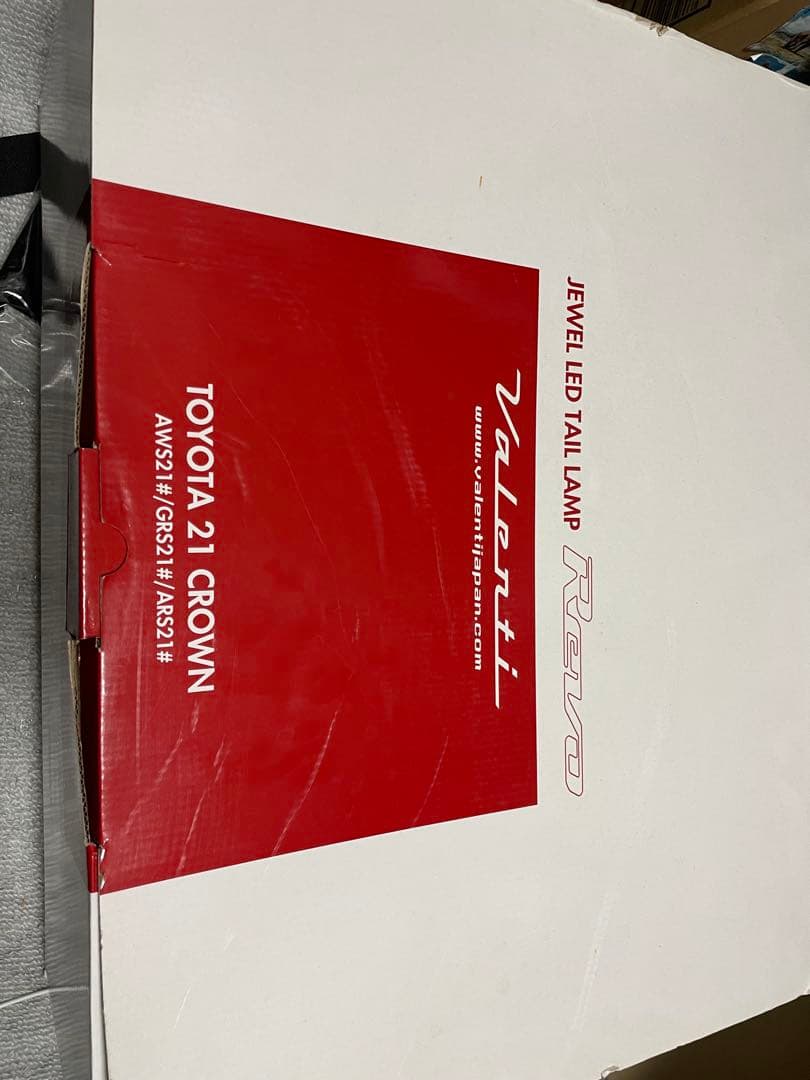 トヨタ　クラウン210 ヴァレンティテールランプ　レッド