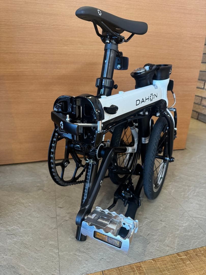 DAHON 折りたたみ自転車 ホワイト/ブラック