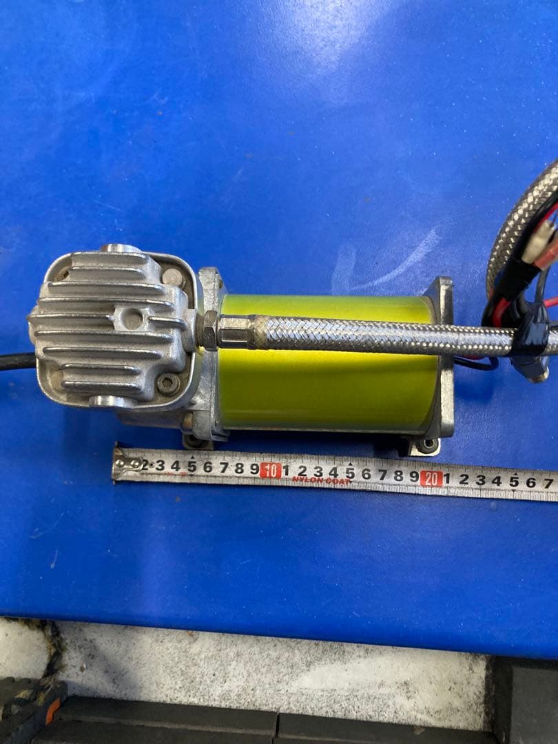 エアサスコンプレッサー