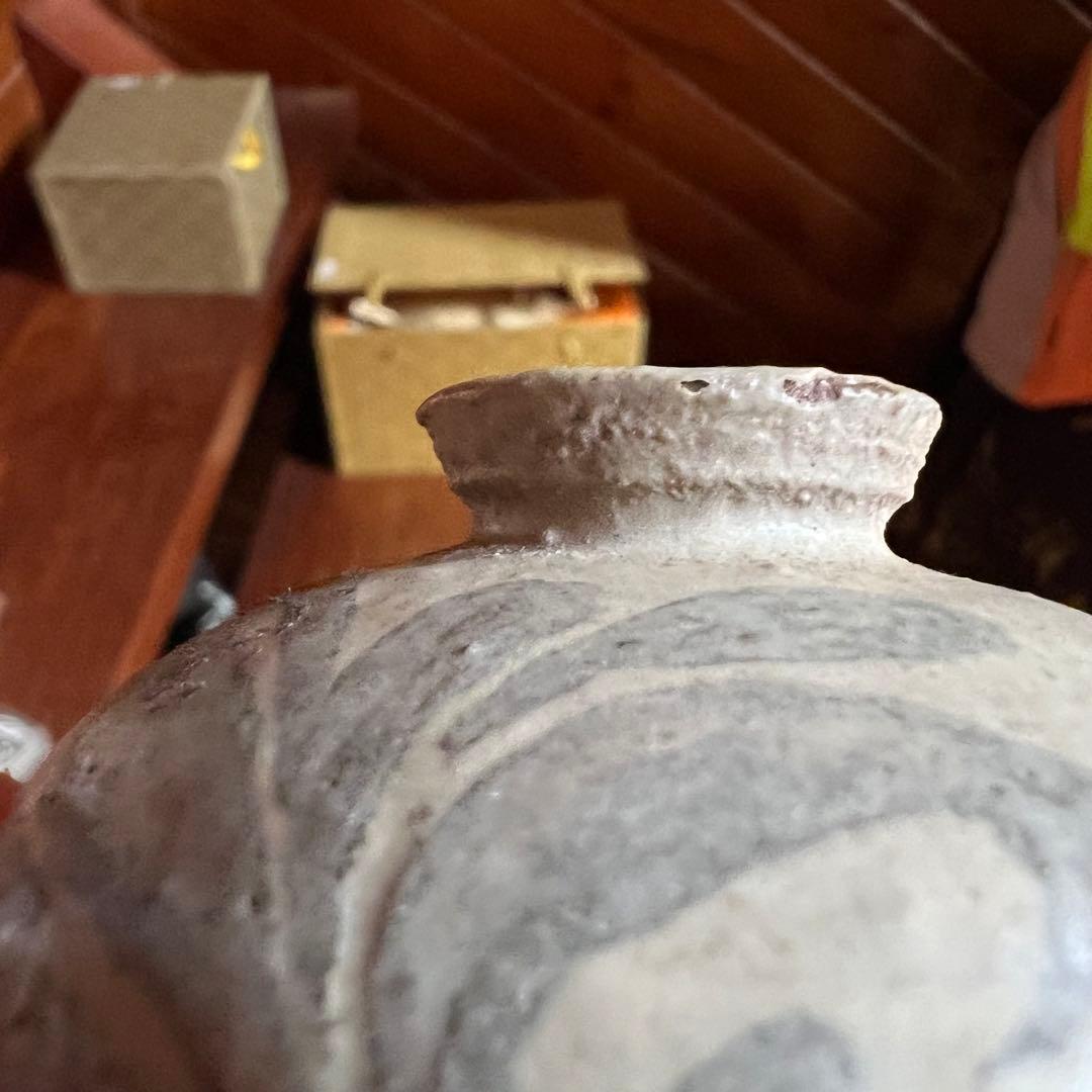 高麗 青磁 鉄砂 唐草模様 小さい花器 一輪挿し