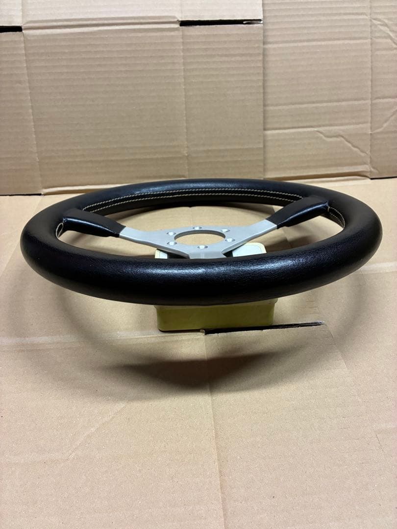 MOMO momo モモ ステアリング ハンドル キャバリーノ 旧車