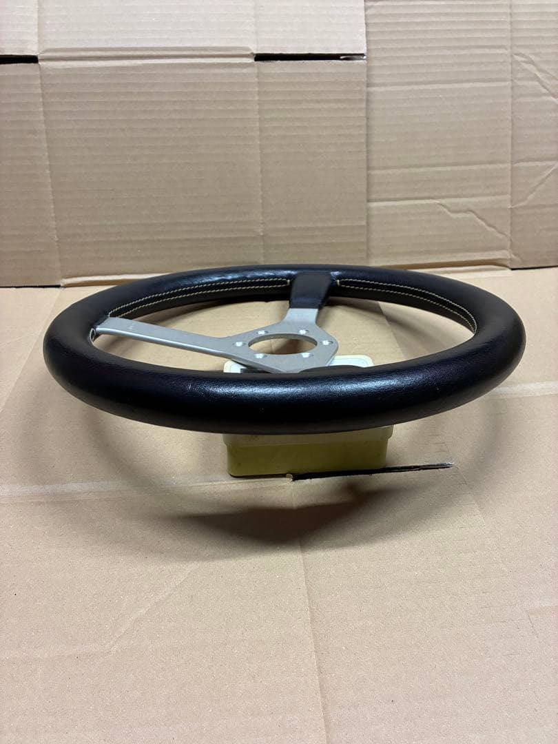 MOMO momo モモ ステアリング ハンドル キャバリーノ 旧車