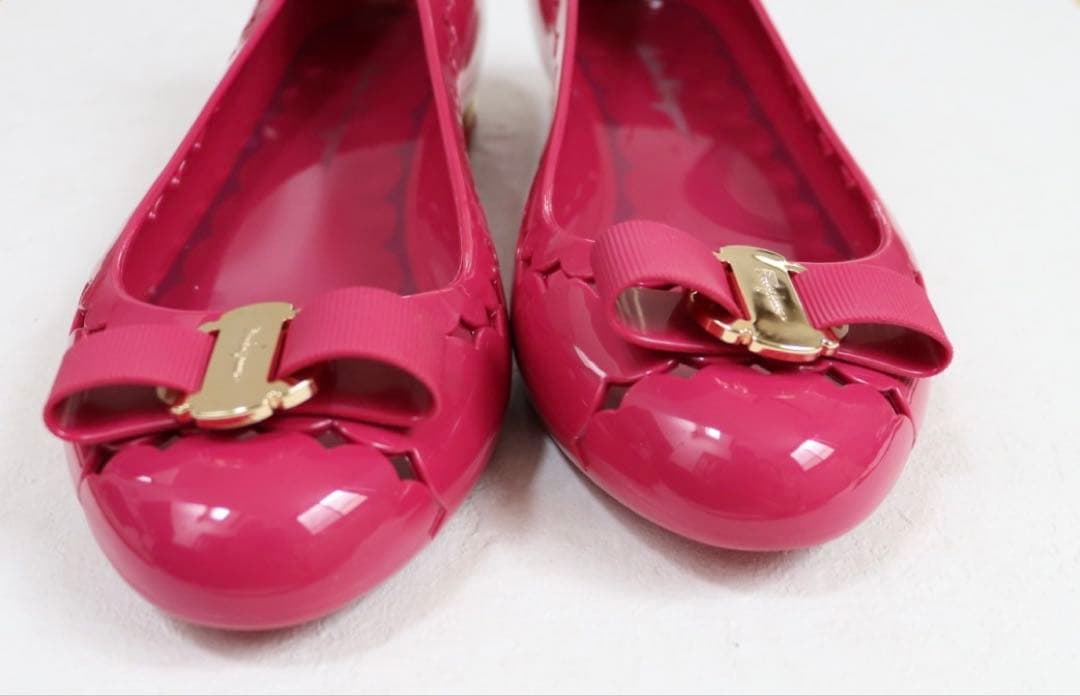 【美品】Salvatore Ferragamo ラバーパンプス