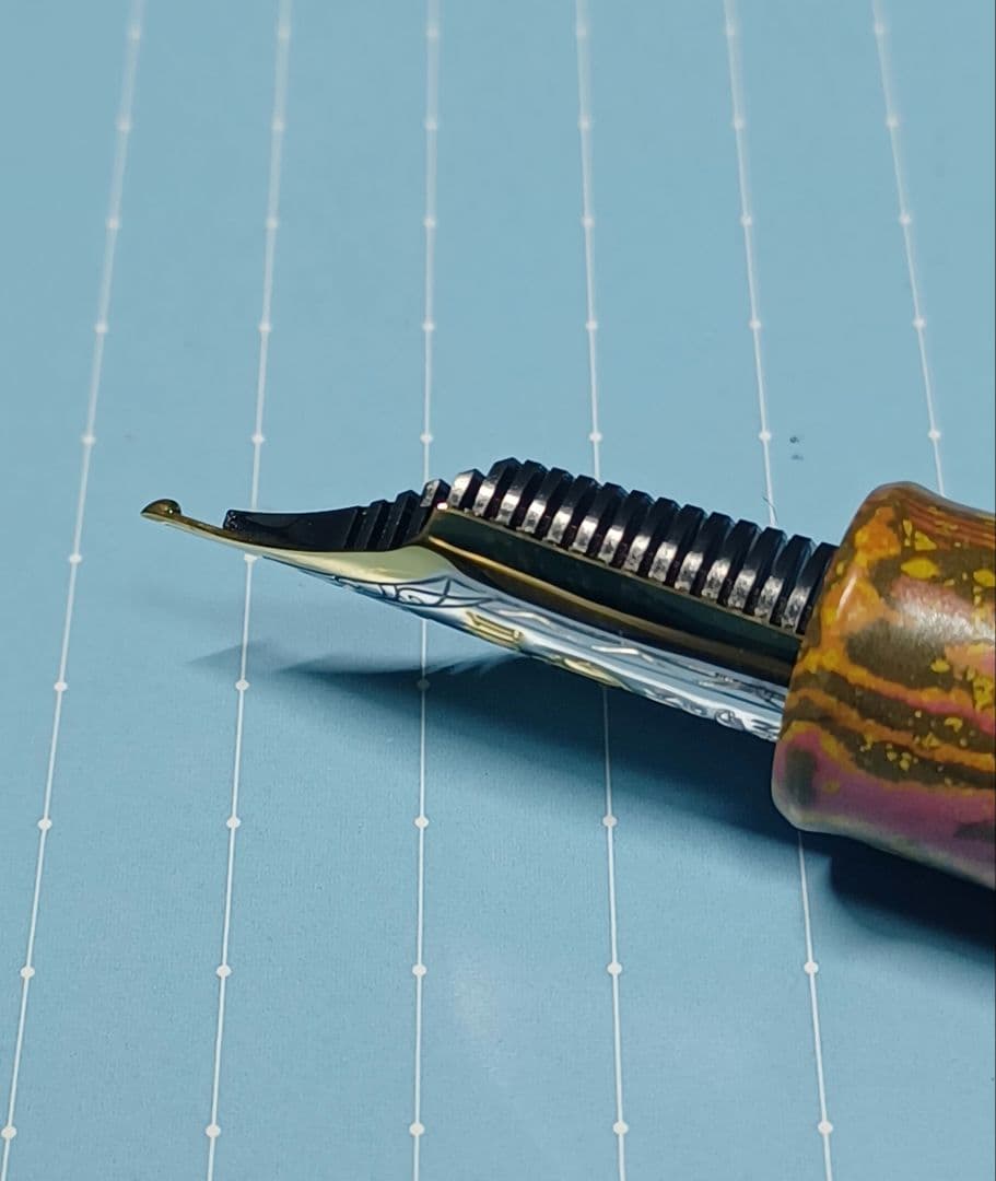 セーラー万年筆 長刀研ぎ 紅炎 万年筆 エボナイト 限定 完品 NMF 中細