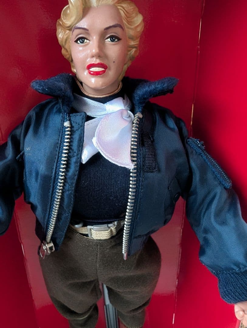 GI JANE マリリン・モンロー B-15C フィギュア　限定3000体