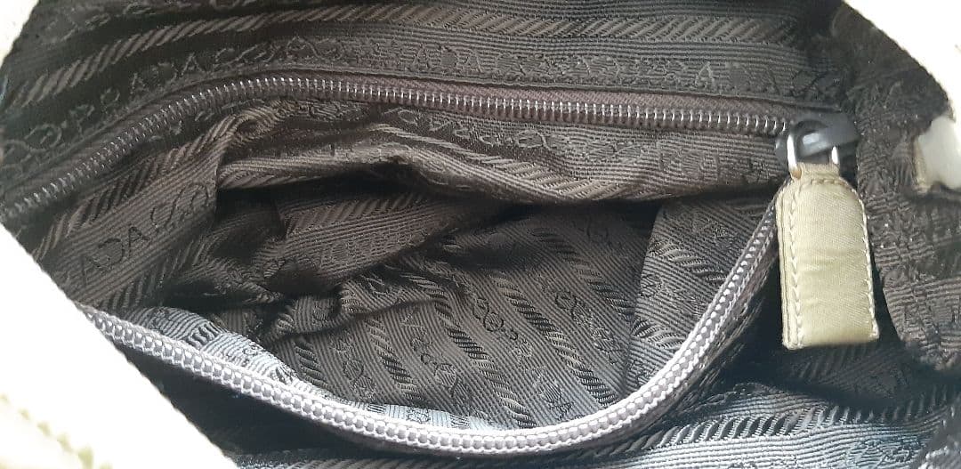 PRADA ベージュ ハンドバッグ