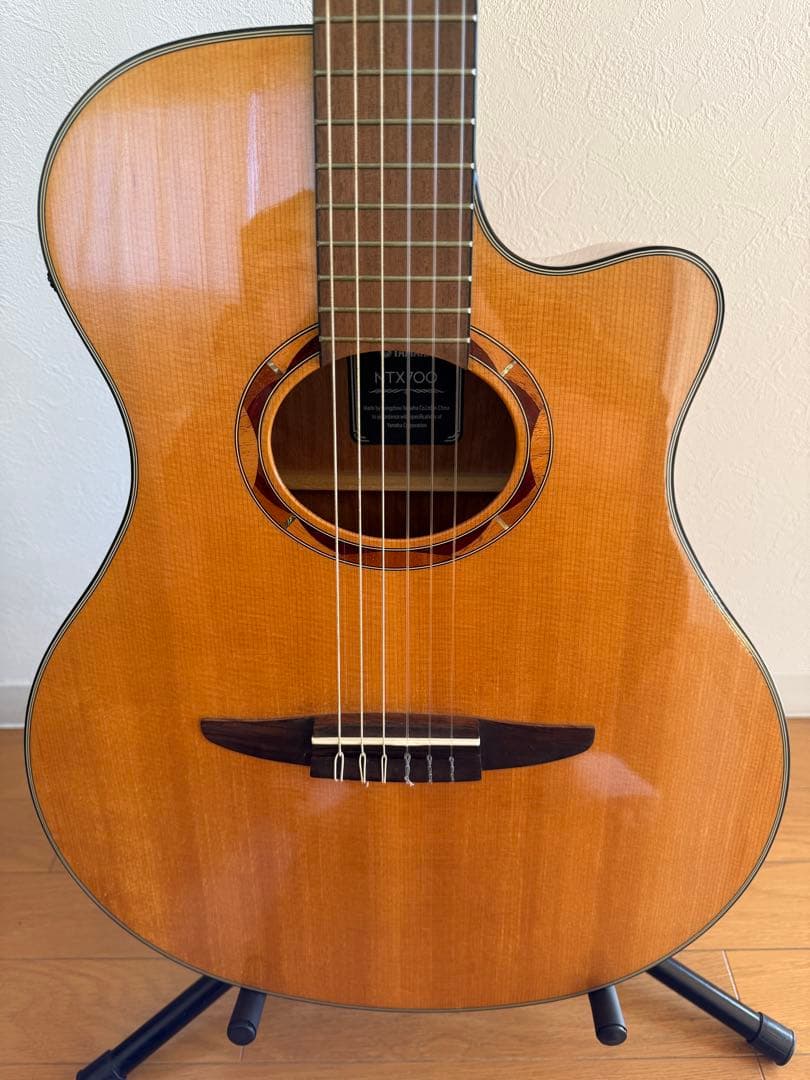 美品 YAMAHA NTX700 classical guitar