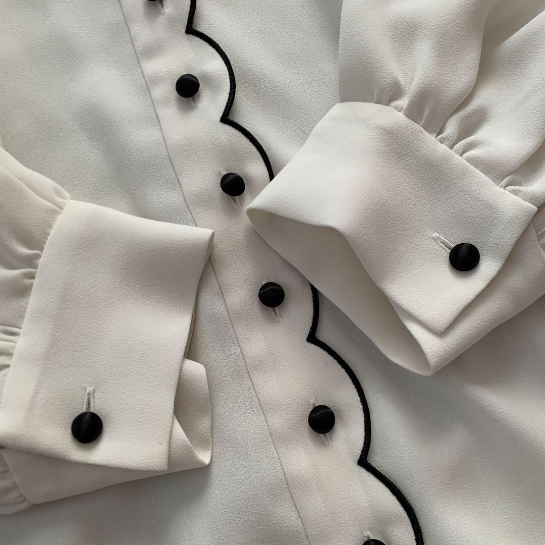 ラブティックボンボン★スカラップ刺繍ブラウス