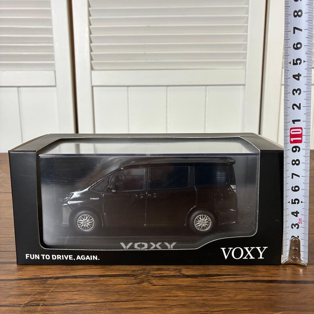 【レア】TOYOTA トヨタ　ヴォクシー　1/30 非売品　ミニカー