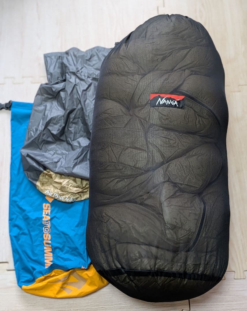 b*l様 イスカ　ISUKA エアプラス 630　シートゥーサミット Evac2