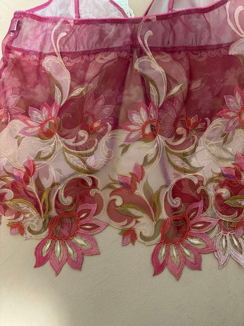 サルート　ランジェリー