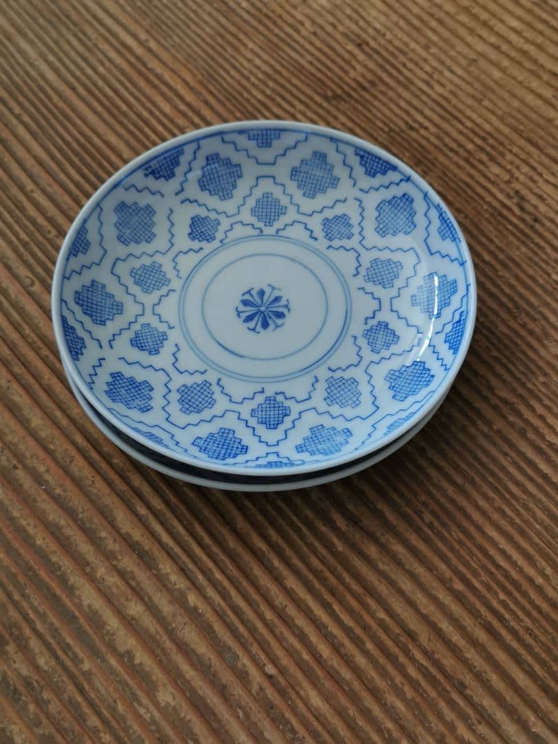 白磁青花 青絵 ダミエ線描 変わり市松花紋 汕頭レース風 ≒13㎝2枚組 骨董市