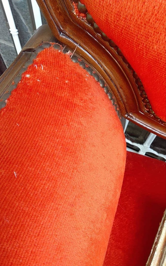 イギリスアンティーク ビクトリアンスタイル オレンジベルベットソファ